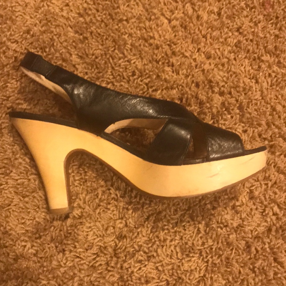 Sandals - Picture 2 of 5